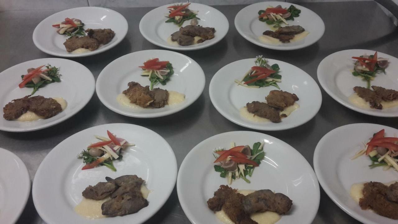 Albergo Ristorante Centro Vico Canavese Dış mekan fotoğraf