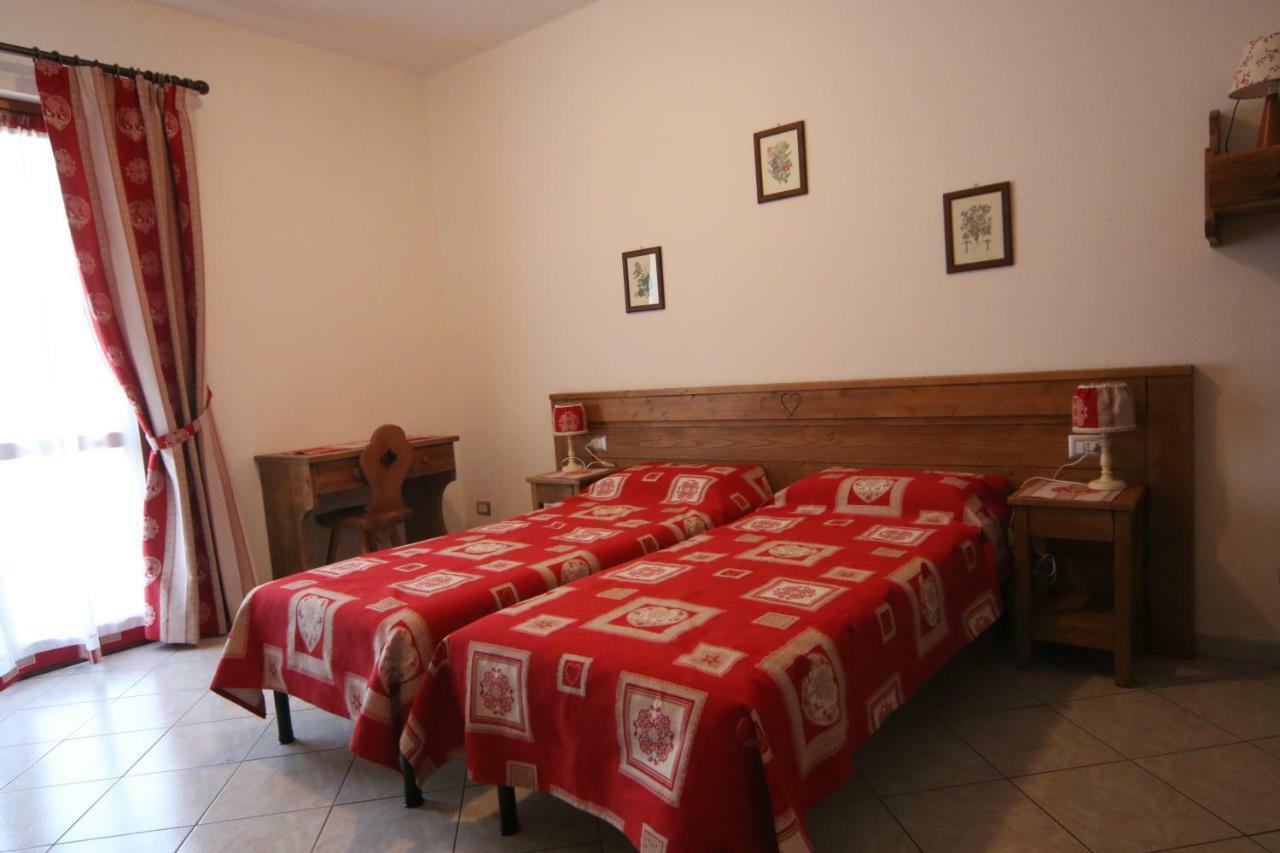 Albergo Ristorante Centro Vico Canavese Dış mekan fotoğraf